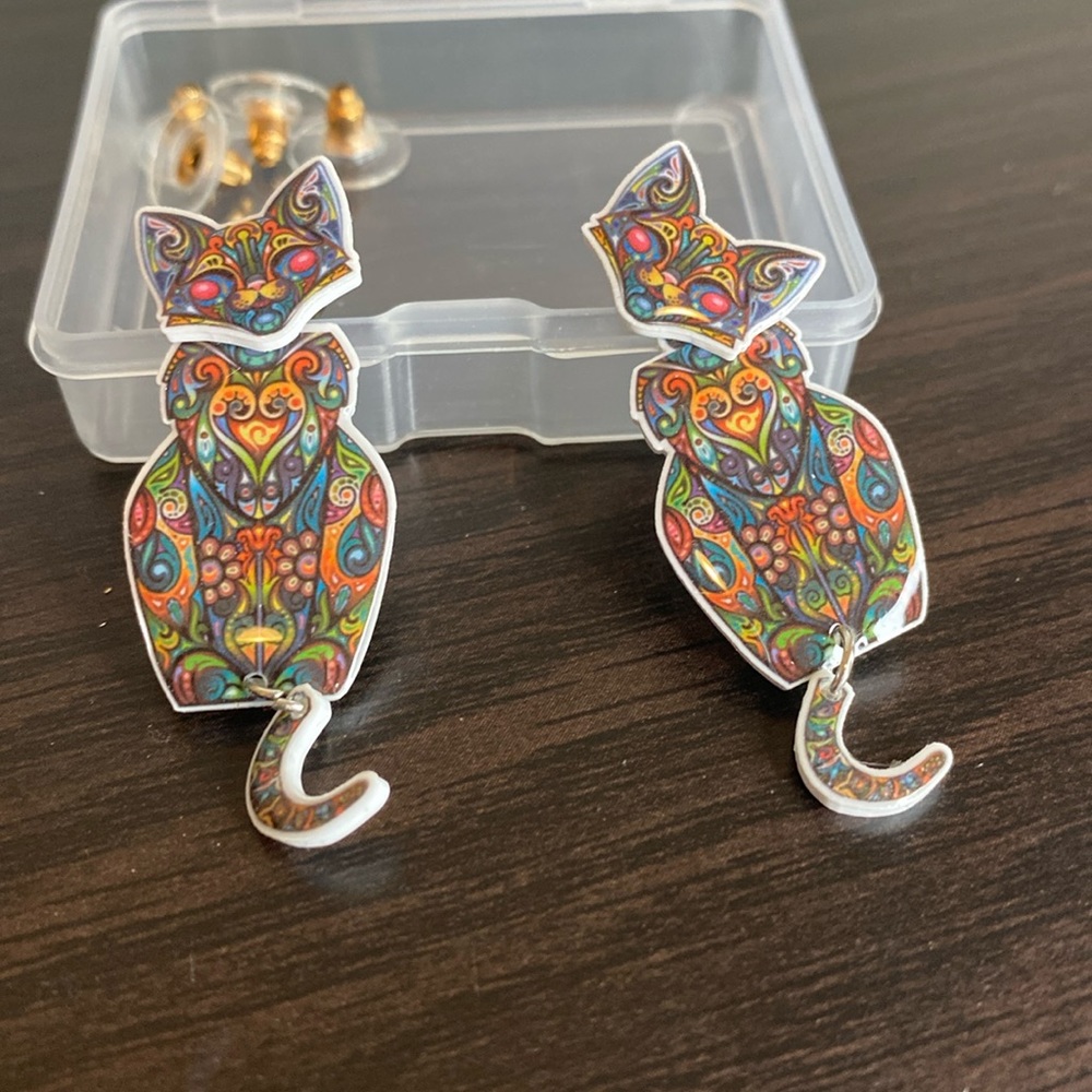 Cat dingle, earring stud back